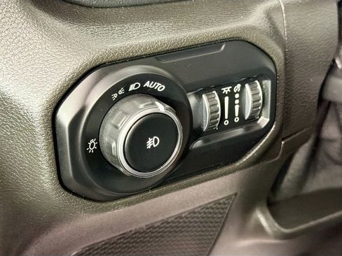 Used 2021 Jeep Wrangler Unlimited Sahara w/ Uconnect 4C Nav & Sound Group AWD/4WD image 10