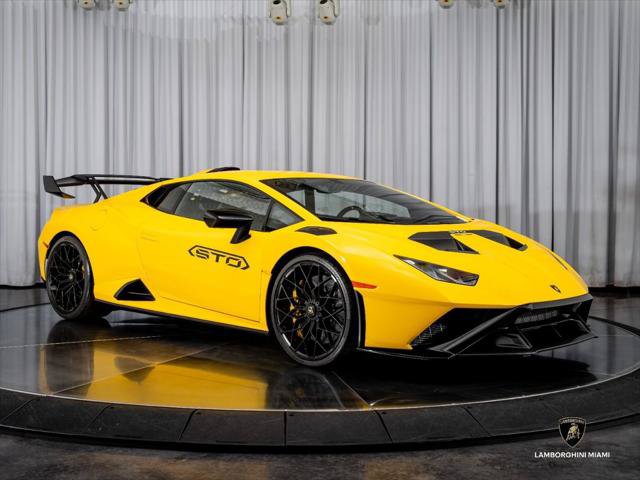 Used 2023 Lamborghini Huracan STO RWD image 29