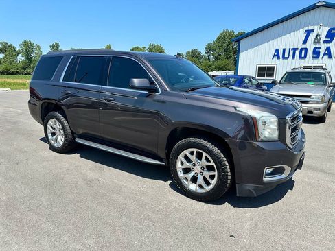 Used 2017 GMC Yukon SLT AWD/4WD image 3