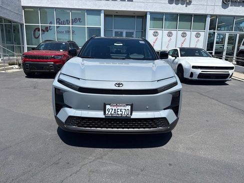 Used 2026 Toyota C-HR AWD/4WD image 2