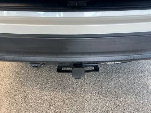 Used 2019 Toyota Highlander XLE AWD/4WD image 8