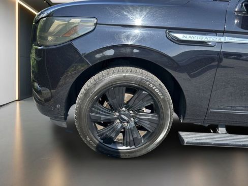 Used 2019 Lincoln Navigator Reserve AWD/4WD image 6