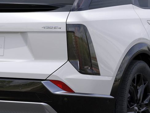 New 2025 Cadillac Optiq Sport 1 w/ LPO, ONYX Package image 11