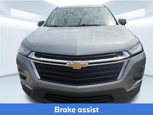 Used 2023 Chevrolet Traverse LS FWD image 2
