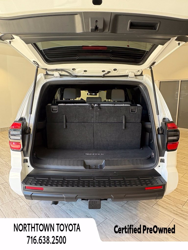 Used 2025 Toyota 4Runner SR5 AWD/4WD image 8