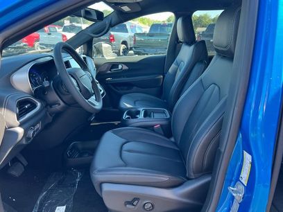 New 2027 Chrysler Pacifica Select