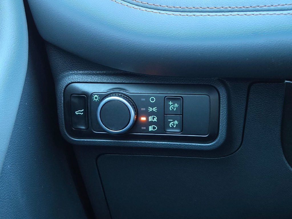 Used 2026 Ford Explorer Active RWD image 22