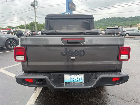 Used 2021 Jeep Gladiator Sport AWD/4WD image 6