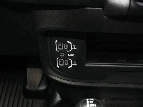 Used 2024 RAM 2500 Tradesman w/ Chrome Appearance Group image 17