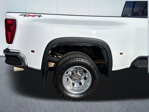 Used 2024 Chevrolet Silverado 3500 LTZ w/ LTZ Convenience Package image 30