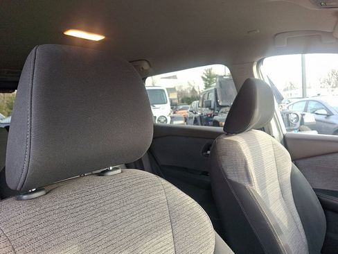 Used 2023 Nissan Rogue SV image 13