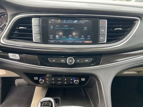 Used 2018 Buick Enclave Premium w/ Trailering Package AWD/4WD image 21