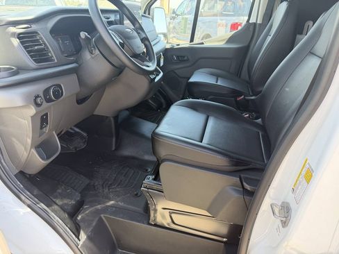 New 2026 Ford Transit 250 148 Medium Roof w/ Load Area Protection Package RWD image 18
