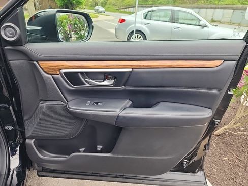 Used 2018 Honda CR-V Touring image 47