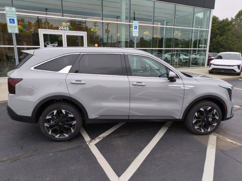 New 2025 Kia Sorento EX w/ Panoramic Sunroof Package AWD/4WD image 8