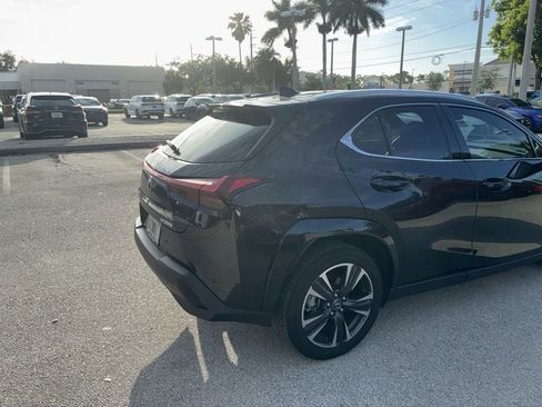 Used 2025 Lexus UX 300h FWD image 4