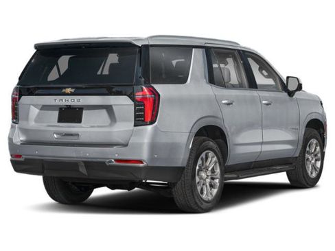 Used 2025 Chevrolet Tahoe RST AWD/4WD image 2