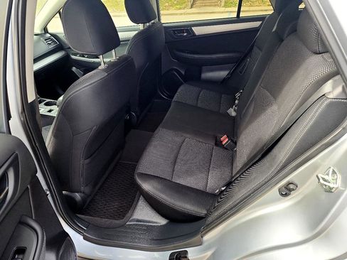 Used 2015 Subaru Outback 2.5i Premium image 10