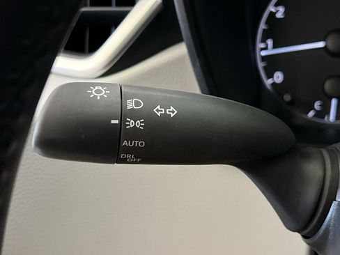 Used 2023 Toyota Corolla SE w/ Carpet Mat Package (TMS) FWD image 36