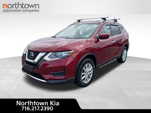 Used 2020 Nissan Rogue SV image 1