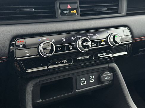 New 2025 Honda Pilot TrailSport image 31