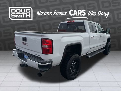Used 2018 GMC Sierra 2500 Denali image 5