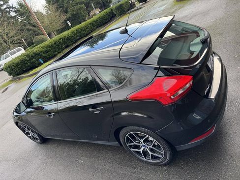 Used 2017 Ford Focus SEL image 12