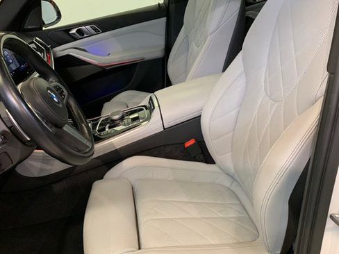 Used 2024 BMW X5 xDrive40i w/ M Sport Package AWD/4WD image 18