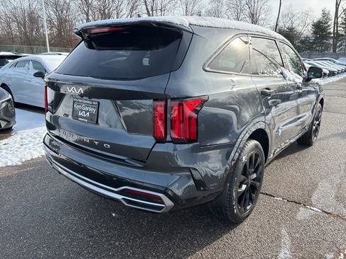 Certified 2022 Kia Sorento SX image 4