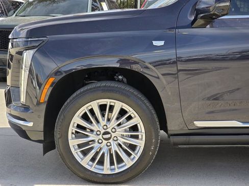 Used 2026 Cadillac Escalade Luxury w/ LPO, Floor Liner Package image 5