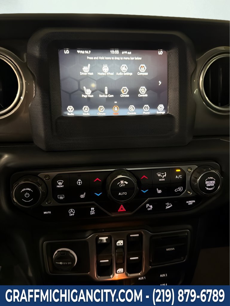 Used 2018 Jeep Wrangler Unlimited Sahara AWD/4WD image 19
