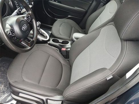 Used 2019 Kia Soul + image 11