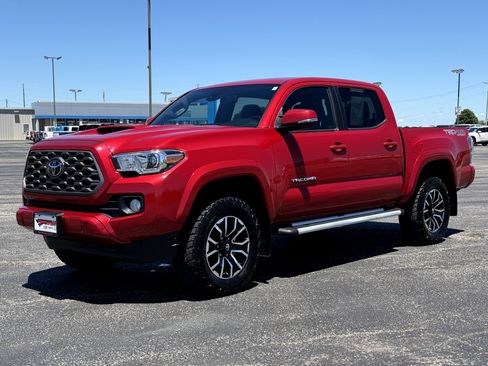 Used 2020 Toyota Tacoma TRD Sport AWD/4WD image 9