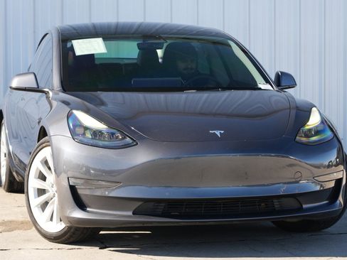 Used 2022 Tesla Model 3 Long Range image 4
