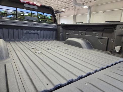 Used 2024 GMC Sierra 2500 AT4 w/ Technology Package AWD/4WD image 14