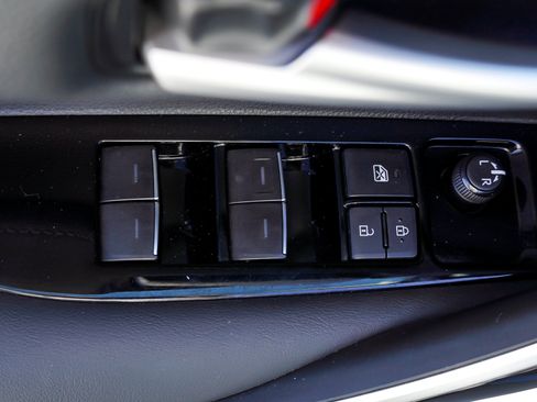 Certified 2022 Toyota Corolla XSE FWD image 19