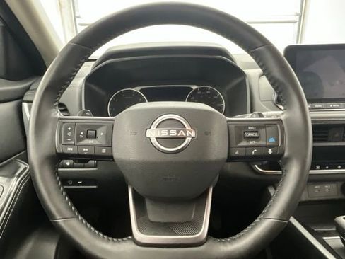 Used 2025 Nissan Rogue SV AWD/4WD image 8