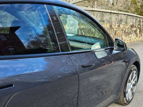 Used 2023 Tesla Model Y Long Range image 21