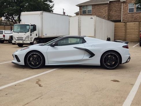 Used 2021 Chevrolet Corvette Stingray Preferred Conv w/ Z51 Performance Package RWD image 12
