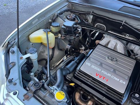 Used 2002 Toyota Highlander GREAT VALUE AWD image 24