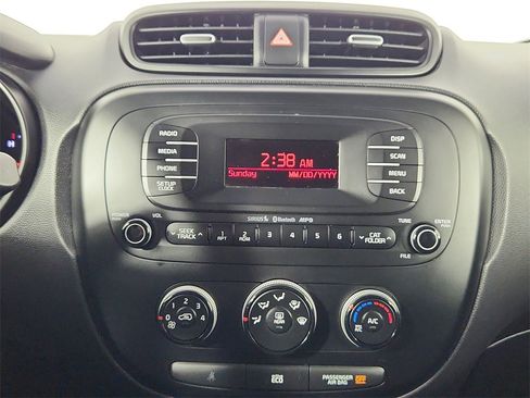 Used 2014 Kia Soul + image 19