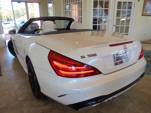 Used 2017 Mercedes-Benz SL 550 image 42