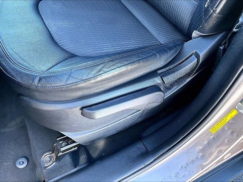 Used 2011 Hyundai Tucson GLS w/ Navigation Pkg 2 FWD image 38