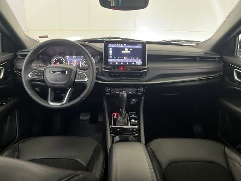 Used 2024 Jeep Compass Trailhawk image 32