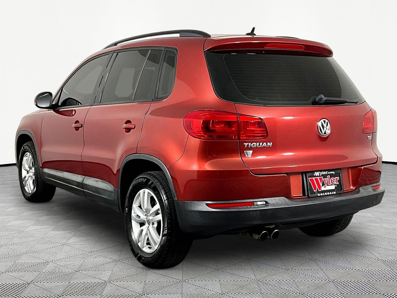 Used 2016 Volkswagen Tiguan S FWD image 4
