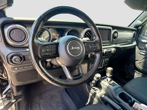 Used 2023 Jeep Wrangler Unlimited w/ Cold Weather Group AWD/4WD image 12
