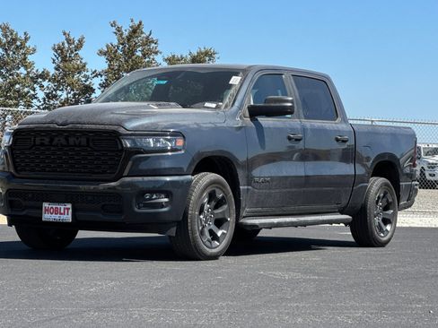 New 2026 RAM 1500 Express AWD/4WD image 7
