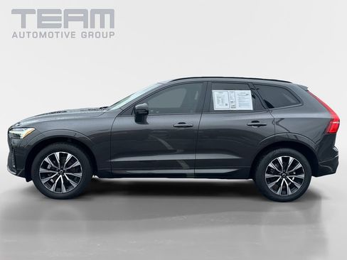 Used 2024 Volvo XC60 B5 Core image 4