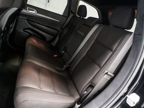 Used 2022 Jeep Grand Cherokee Laredo E w/ Security & Convenience Group RWD image 9