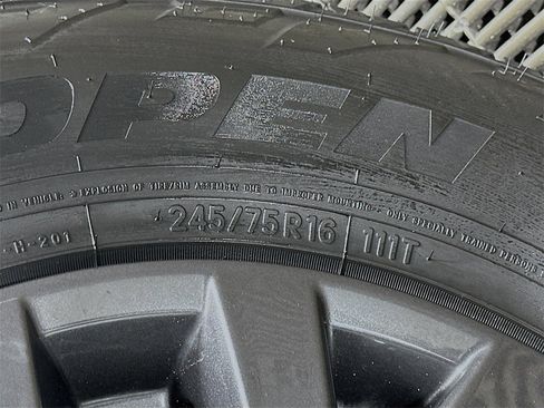 Used 2021 Toyota Tacoma SR5 image 32